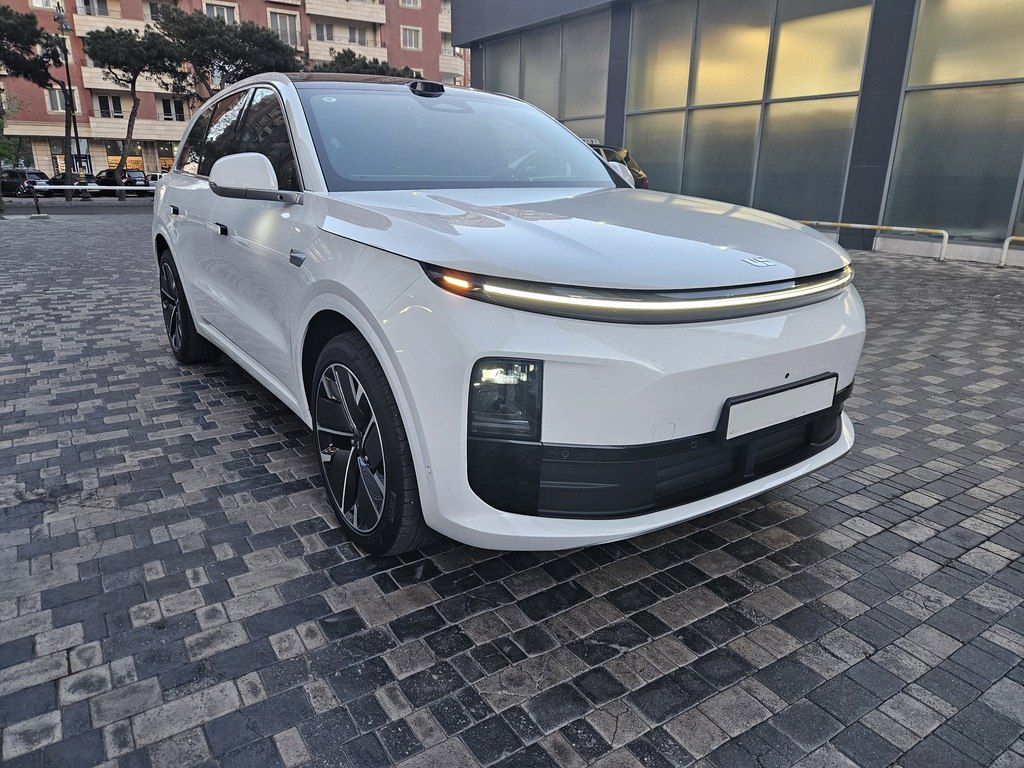 Li Auto L6, 1.5 L, 36.8 kWh, 2025 il, 4 000 km — Avtomobillər, Bakı (3)