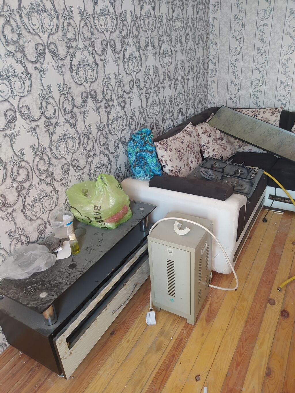 Künc divan – qara-ağ rəng kombinasiyasında, müasir dizayn. - L‑şəkilli — Mebel, Bakı