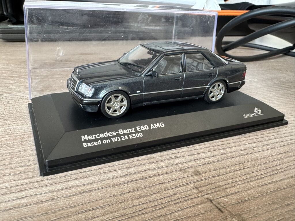 Solido Mercedes‑Benz E60 AMG (W124 E500 bazasında) die‑cast maketi — Mallar, Bakı (3)