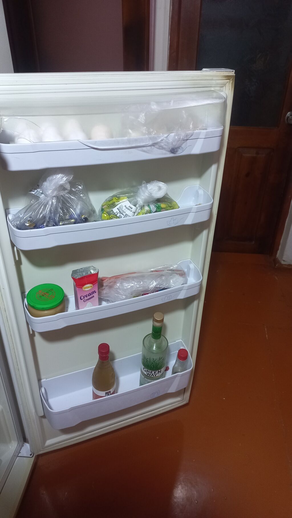 Indesit iki qapılı soyuducu Xüsusiyyətlər: - Üst kamera: dondurucu — Soyuducular, Gəncə (2)