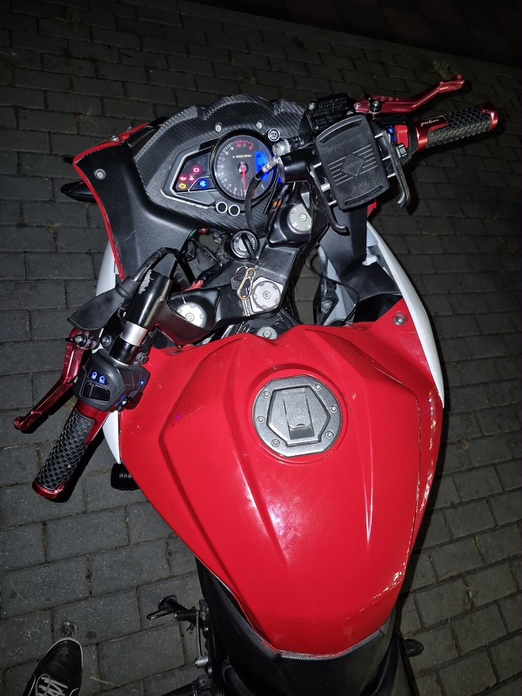 Motosiklet – RS 200 sport - Korpus rəngi: qırmızı-ağ-qara — Motosikletlər, Bakı (4)