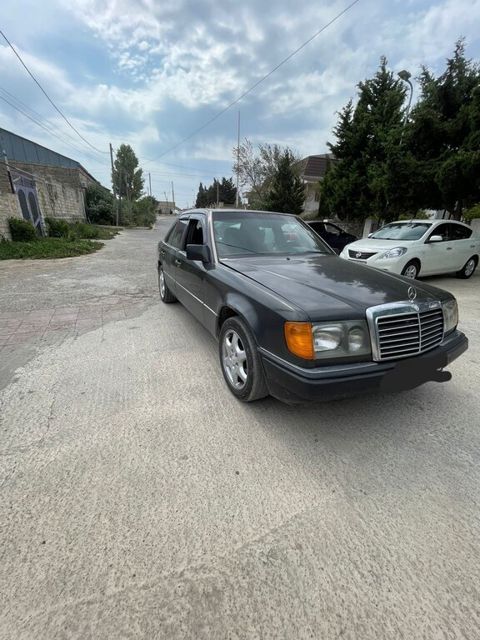 Mercedes 200 E, 2.0 L, 1992 il, 687 453 km — Bakı