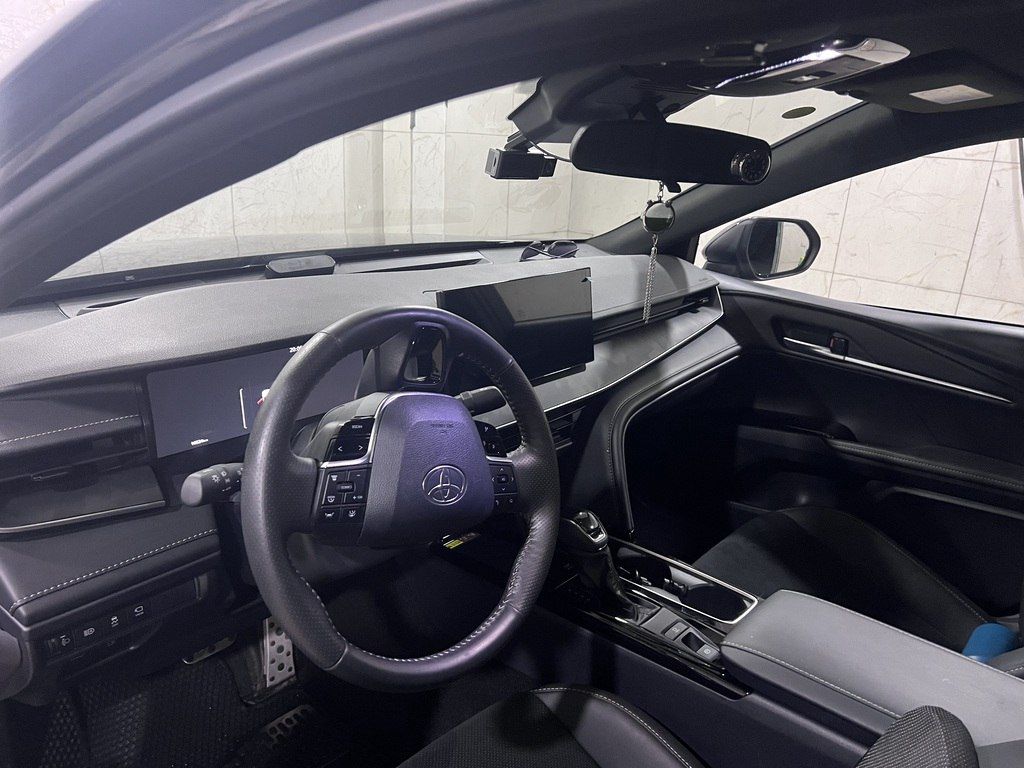 Toyota Camry, 2.0 L, 1 kWh, 2025 il, 16 000 km — Avtomobillər, Bakı (5)