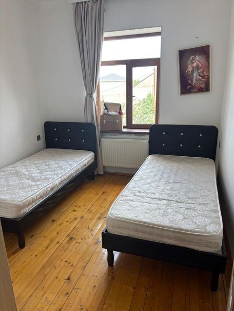 2 eded kravat 150azn 1i 75azn satilr Unvan h.aslanov*afa — Bakı