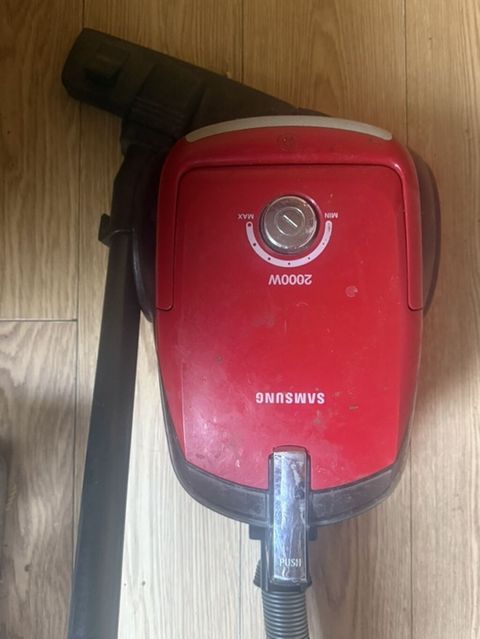 Samsung tozsoran – 2000W güc - Brend: Samsung - Rəng: qırmızı — Bakı