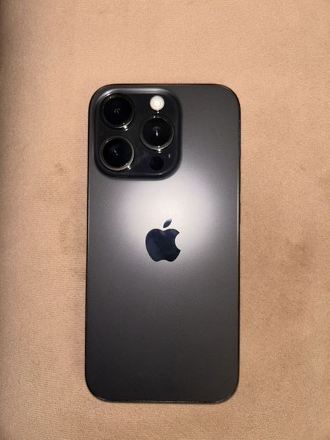 IPhone 15 Pro, Qara, Barmaq izi, Simsiz şarj, Face ID — Bakı