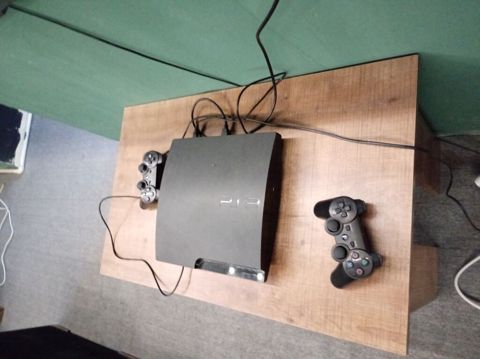 PlayStation 3 Slim oyun konsolu - Model: PS3 Slim (üst qapağı — Bakı
