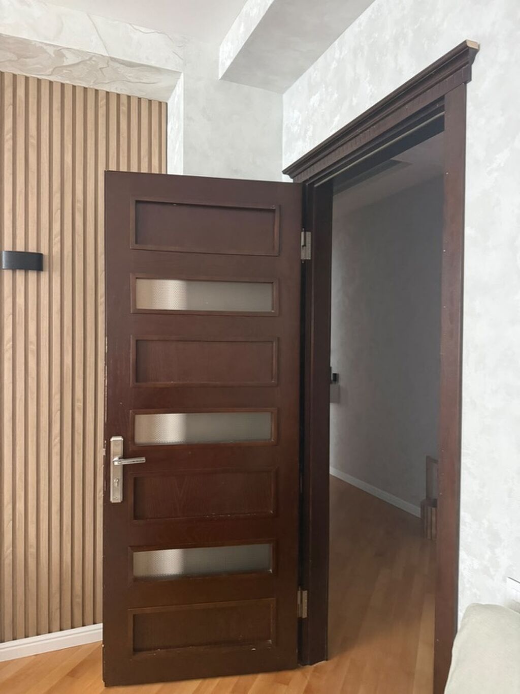 Taxta iç qapı – şüşəli panellərlə - Material: massiv ağac (tünd — Mallar, Bakı (3)