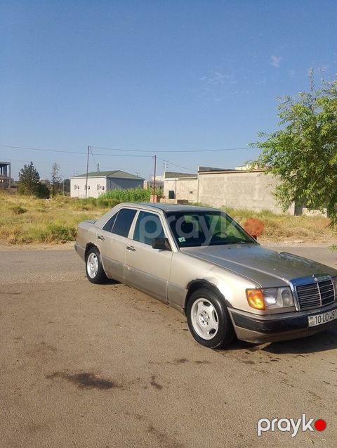 Mercedes E 200, 2.0 L, 1993 il, 360 000 km