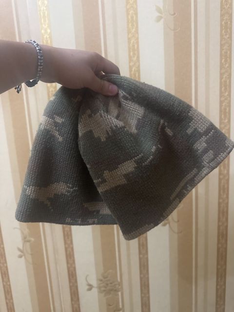 Kamuflyaj naxışlı toxunma papaq (beanie) - Rəng: yaşıl və qumlu — Bakı