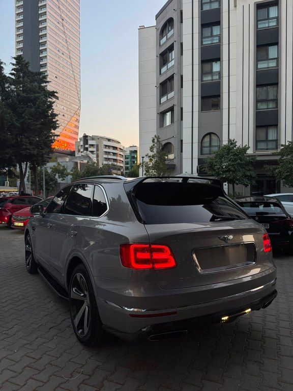 Bentley Bentayga, 6.0 L, 2016 il, 80 000 km — Avtomobillər, Bakı (7)