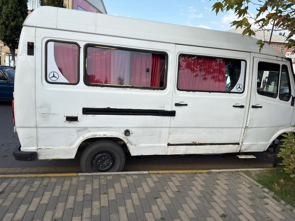 Mercedes 208 D, 2.3 L, 1991 il, 150 000 km — Avtomobillər, Zaqatala (6)