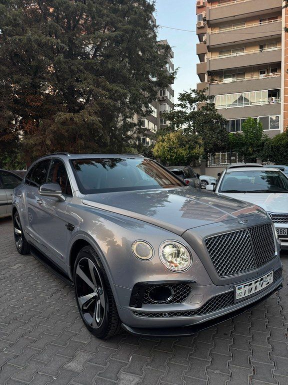 Bentley Bentayga, 6.0 L, 2016 il, 80 000 km — Avtomobillər, Bakı (3)