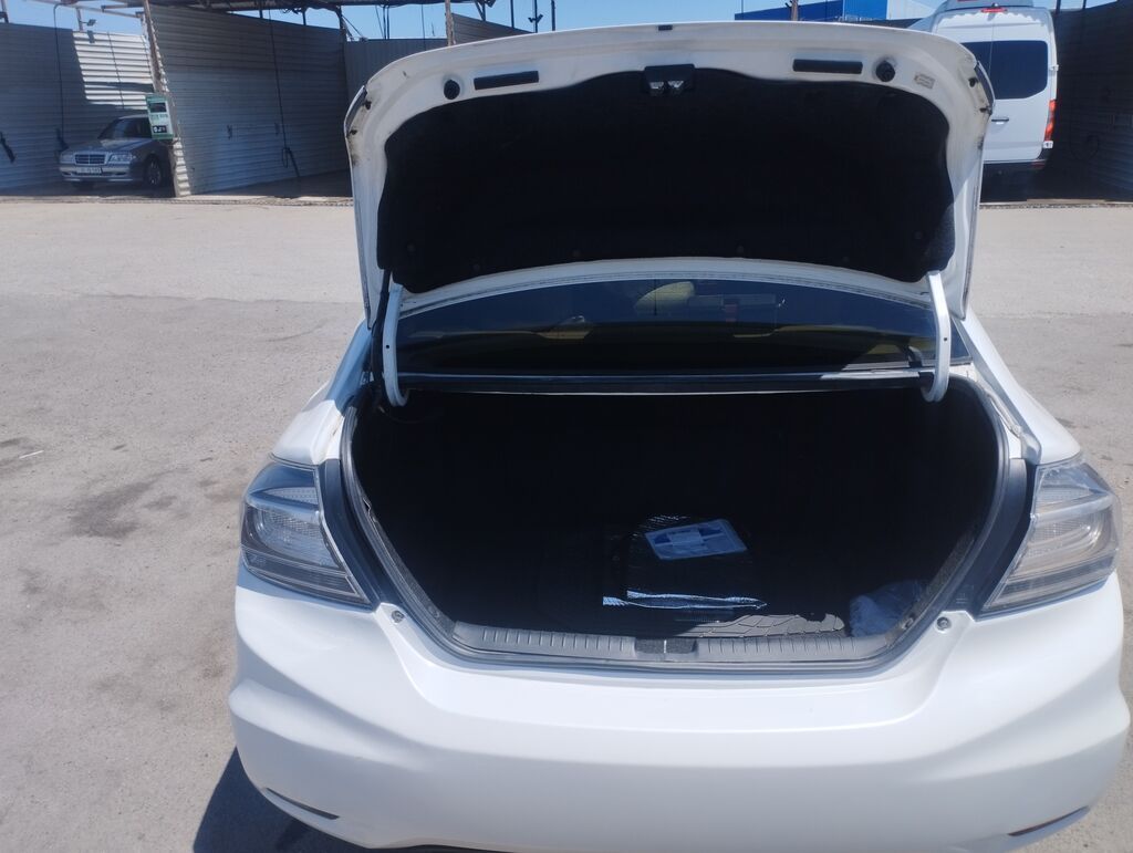 Honda Civic: 1.6 l 2013 il Sedan — Avto, Mehdiabad (3)