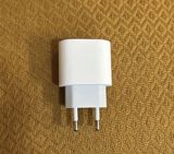 Apple 20W USB‑C enerji adapteri. Kompakt və yüngül dizayna malik şarj — Ürünler