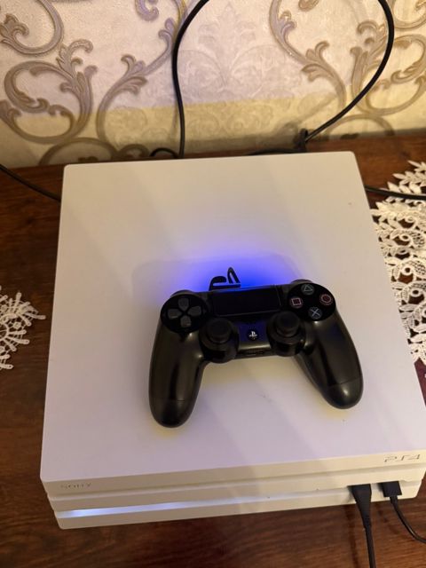 PlayStation 4 Pro 1TB — Bakı