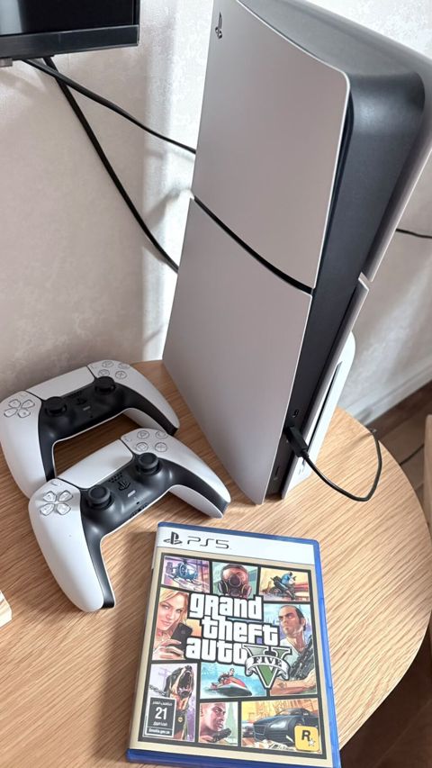 Qiymət 1100azn(real aliciya endirim var) PlayStation 5slim 1TB Oyun — Mehdiabad