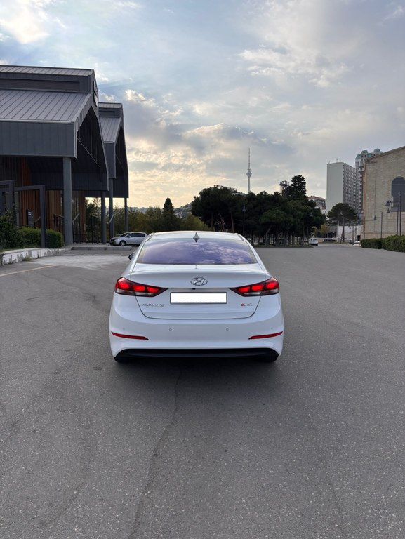 Hyundai Avante, 1.6 L, 2017 il, 165 000 km — Avtomobillər, Bakı (3)