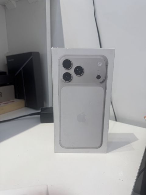 Apple iPhone 17 Pro Max Silver 256GB/12GB — Bakı