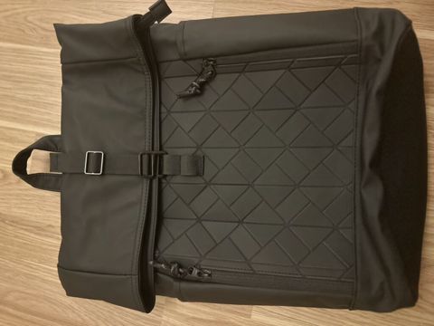Honor Gift roll-top bel çantası / su keçirməyən - Rəng: qara, minimal — Bakı