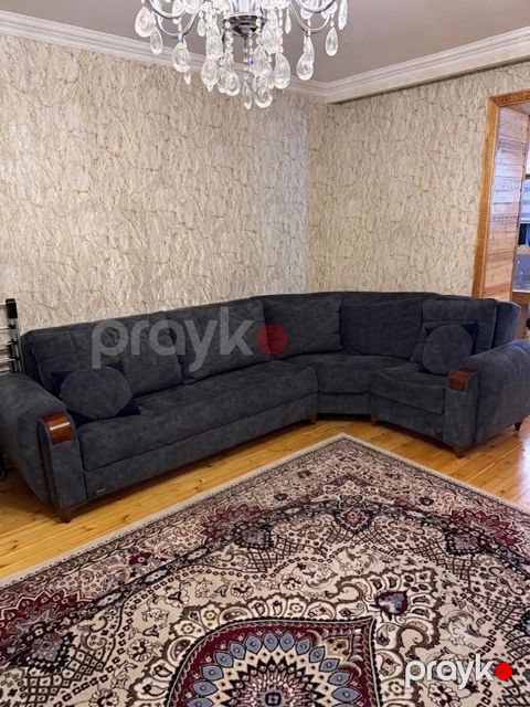 Kunc divan.qiymet 500 man.acilir bazasi var.unvan Bakixanov.kod883 gnk — Bakı