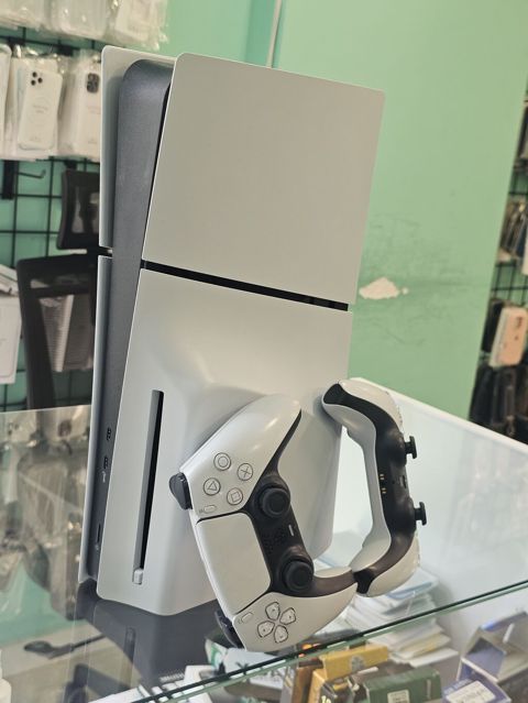 PlayStation 5 slim. usd usde 4 fefe isdifade olunub qutusuna kimi var — Bakı