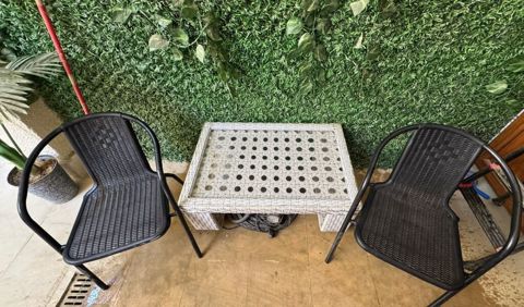 Həyət, balkon üçün masa desti satılır. Qiyməti 250 manat. Ünvan — Bakı