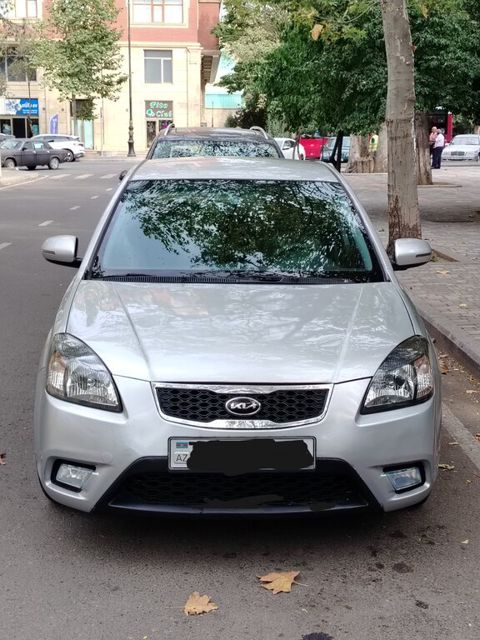 Kia Rio, 1.4 L, 2010 il, 272 136 km — Gəncə