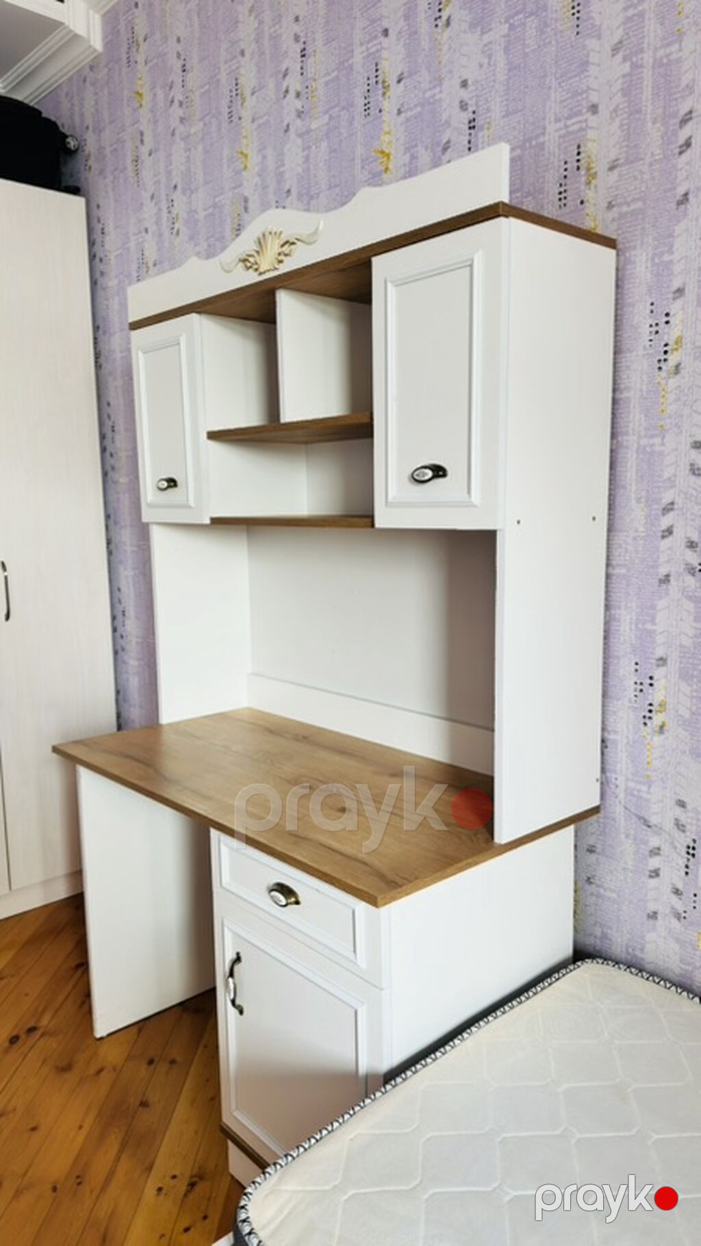 Təsvir: - Klassik üslublu iş/oxu masası üst dolablı model. - Rəng: ağ — Mebel, Bakı (2)