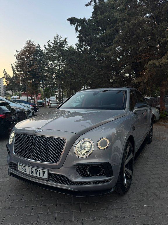 Bentley Bentayga, 6.0 L, 2016 il, 80 000 km — Avtomobillər, Bakı (2)