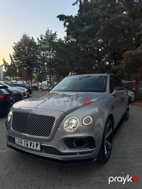 Bentley Bentayga, 6.0 L, 2016 il, 80 000 km — Avtomobillər, Bakı (2)