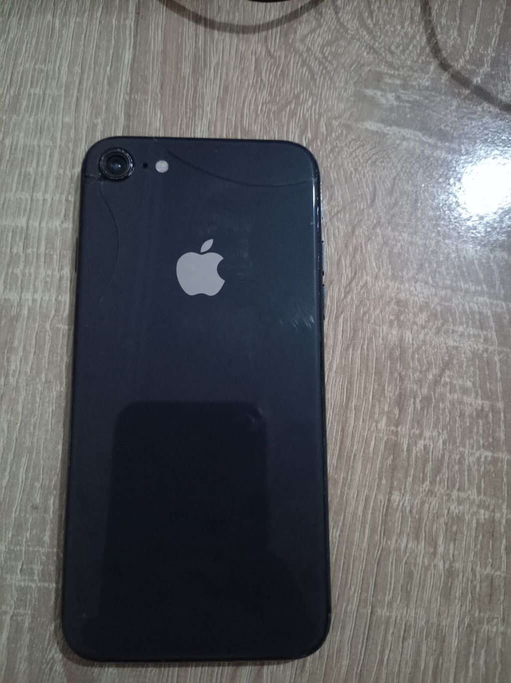 IPhone SE 2020, Qara, Qırıq — Apple iPhone, Xırdalan (2)