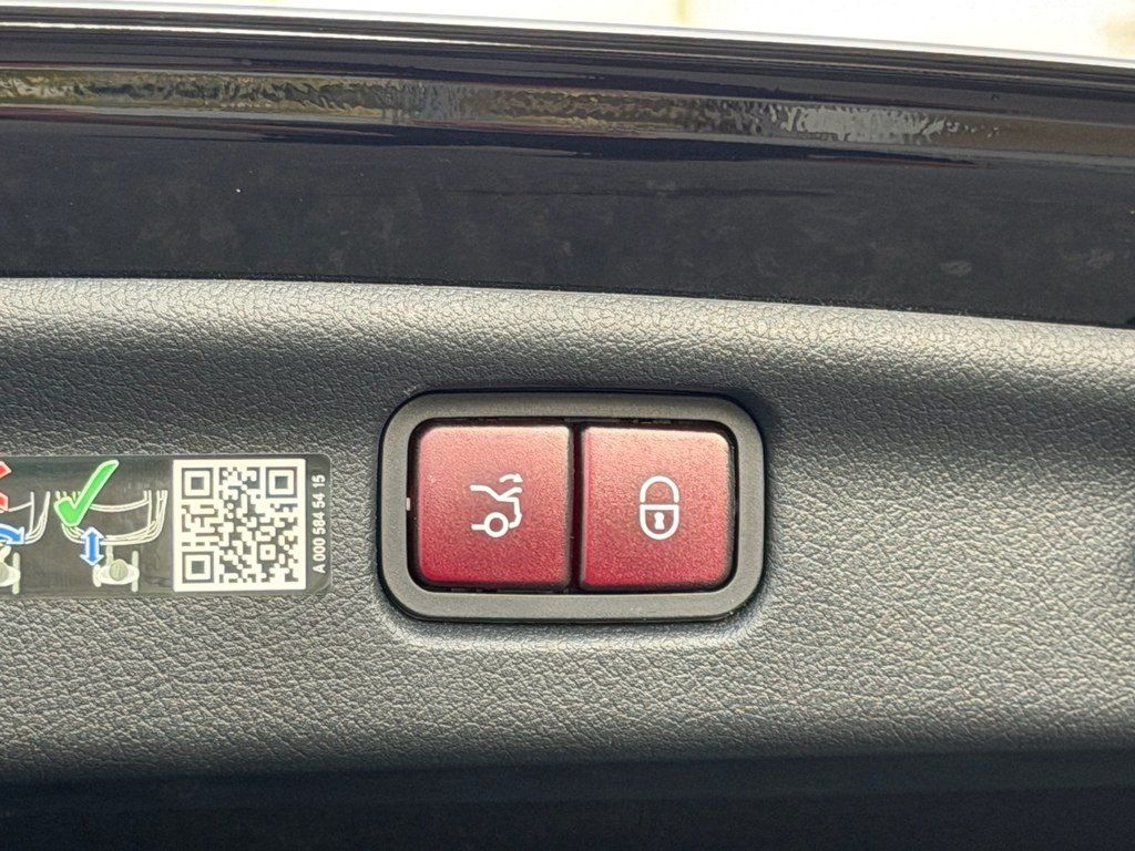 Mercedes C 300, 2.0 L, 2024 il, 11 900 km — Avtomobillər, Bakı (10)