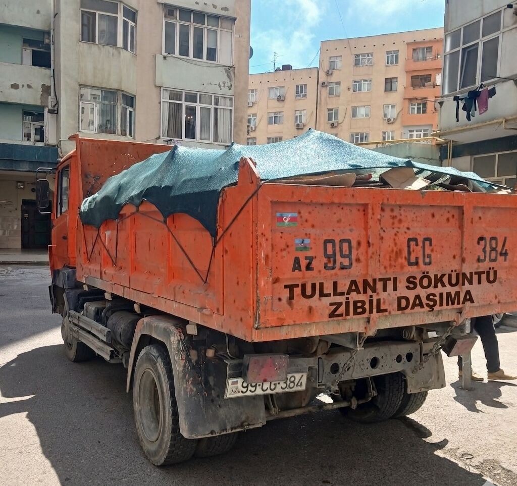 Özüboşaldan “Samasvalt” ilə tullantıların daşınması və söküntü işləri — Xidmətlər, Bakı (9)