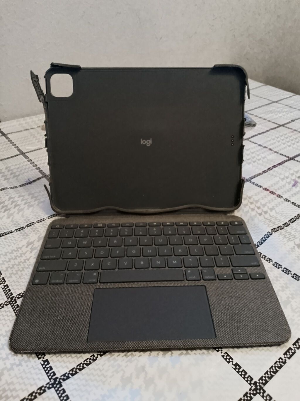 Yan rezinleri restavrasiya olunmalidi orjinal ipad klavyqturasidi — Elektronika, Bakı