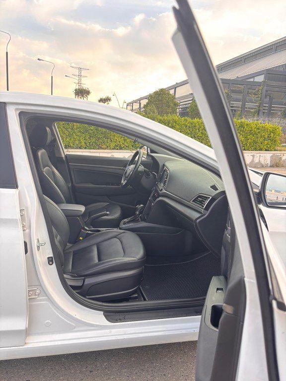 Hyundai Avante, 1.6 L, 2017 il, 165 000 km — Avtomobillər, Bakı (10)