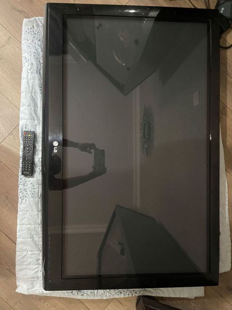 İşlənmiş Televizor LG LCD 98" HD (1366x768), Ünvandan götürmə — Bakı