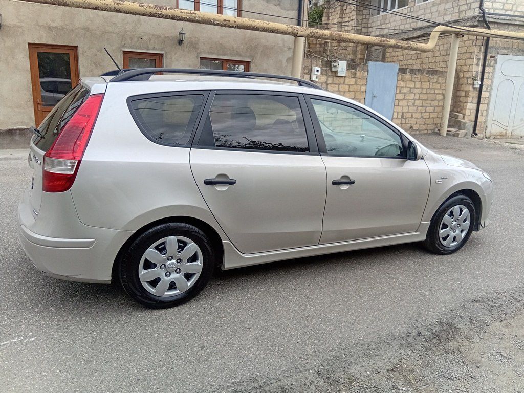 Hyundai i30, 1.4 L, 2011 il, 370 000 km — Avtomobillər, Qusar (6)