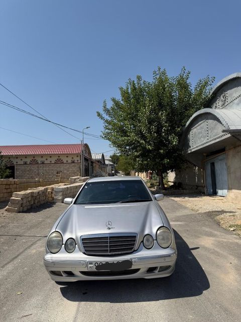 Mercedes E 230, 2.3 L, 1996 il, 365 400 km — Şamaxı