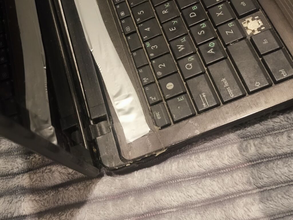 İşləkdir ASUS noutbuk (adapteri ilə) Xüsusiyyətlər: - Marka/model — Asus, Masazır (4)