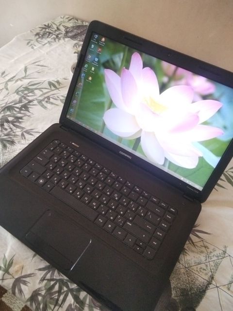 Compaq CQ58 noutbuku - Ekran: 15.6" (parlaq panel) - Klaviatura: tam — Bakı