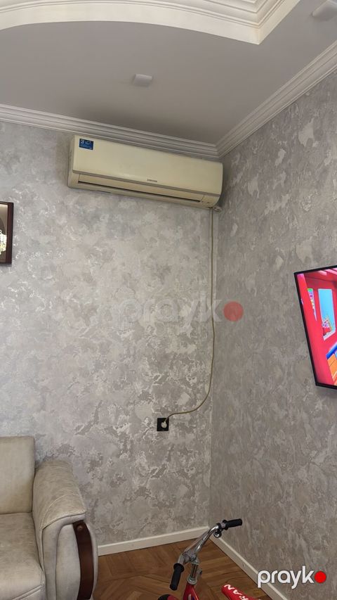 Samsung 90 kv. 250 azn. Qazi yoxdu ona gore qiymet qoyulub unvan