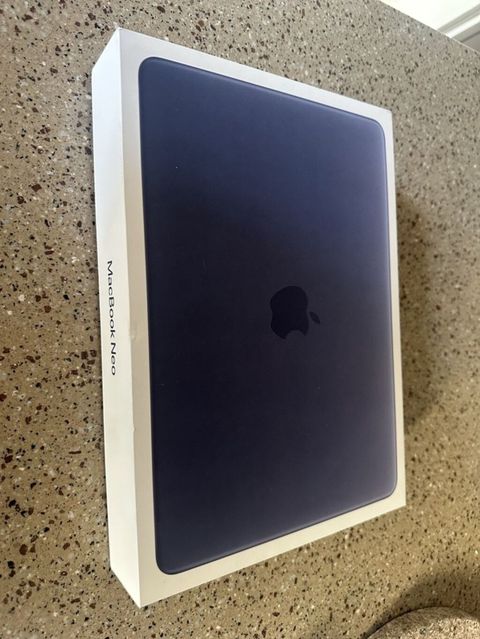 MacBook Neo 13″ A18 Pro 8GB RAM 256GB SSD Liquid Retina 13″ — Bakı