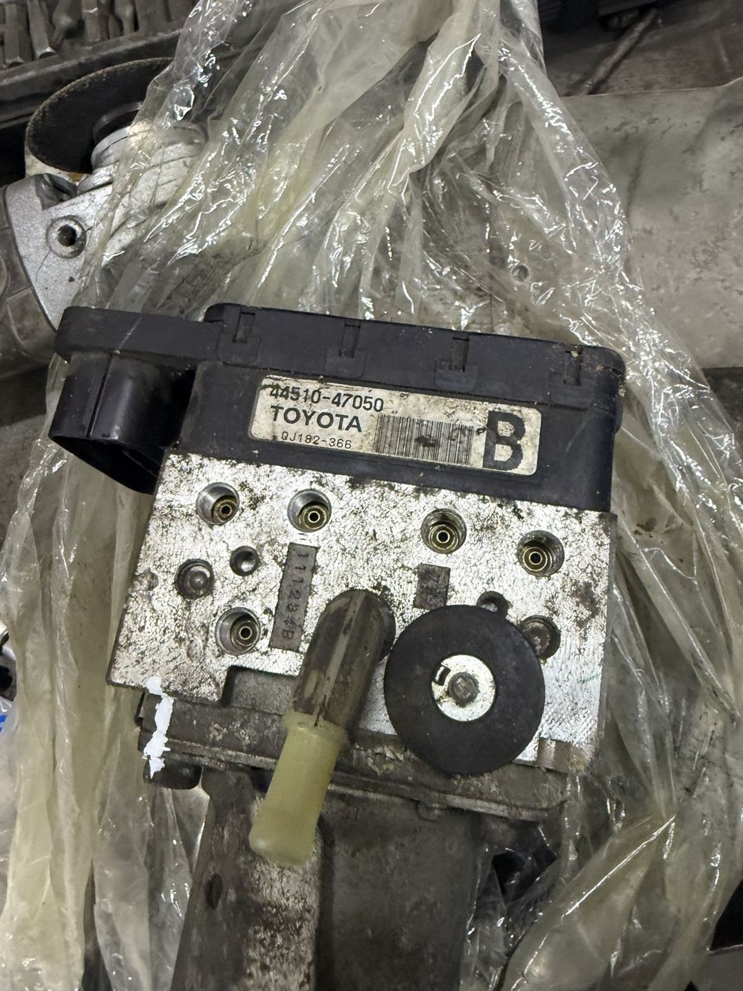 Toyota Prius 20 kuza üçün ABS — Ehtiyat hissələri və aksesuarlar, Bakı (2)