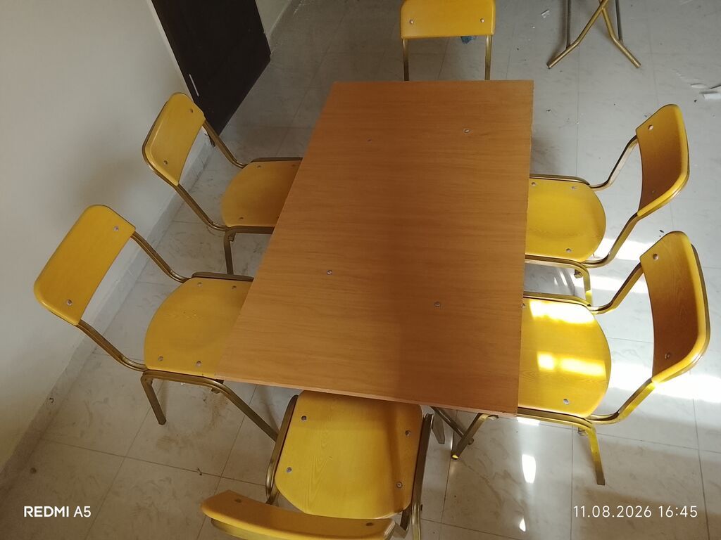 Məktəb/imtahan tipli yığılan stullar – sarı ağac teksturalı oturacaq — Stullar, Bakı (3)