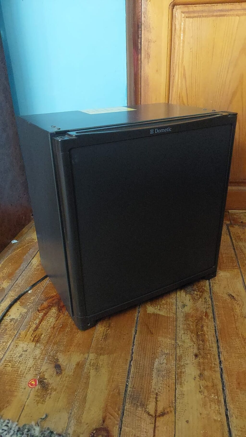 Dometic mini soyuducu - Brend/model: Dometic (ön paneldə loqo) - Tip — Soyuducular, Güzdək (2)