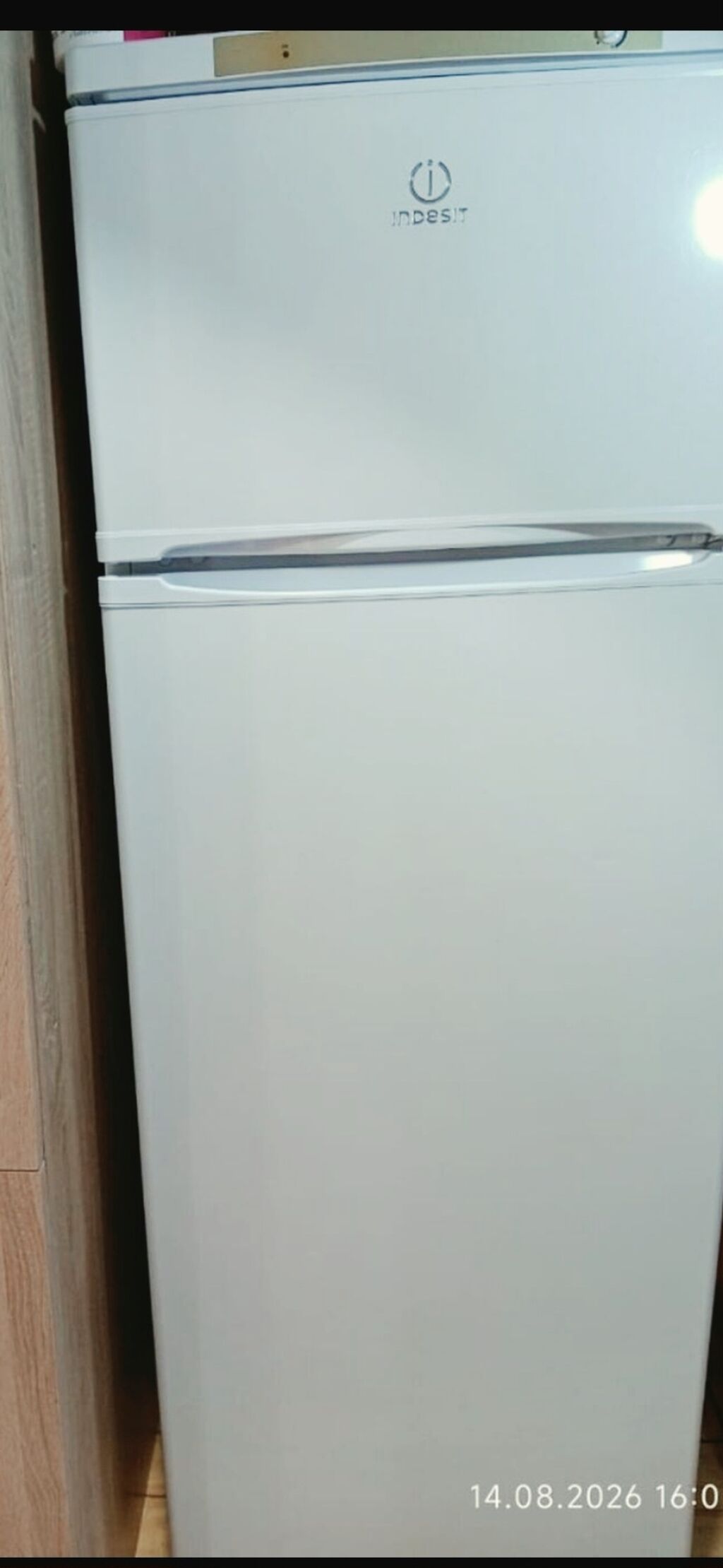 Indesit ikiqapılı soyuducu - Rəng: ağ, klassik dizayn - Yuxarıda — Soyuducular, Bakı