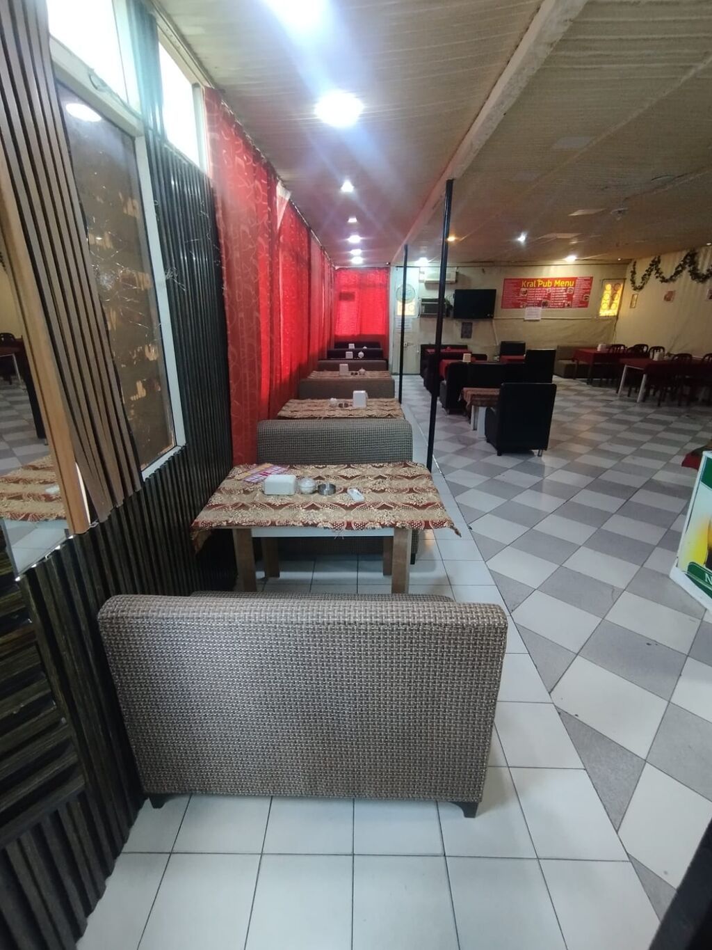 Kafe restoran ücün 10 dəst divan . Ölcu 1. 20 sm 2 divan 1 masa — Mallar, Bakı (5)