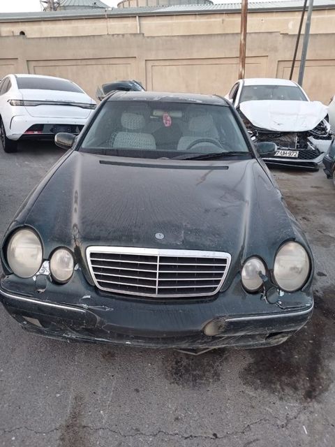 Mercedes E 320, 3.2 L, 1999 il, 290 000 km — Bakı