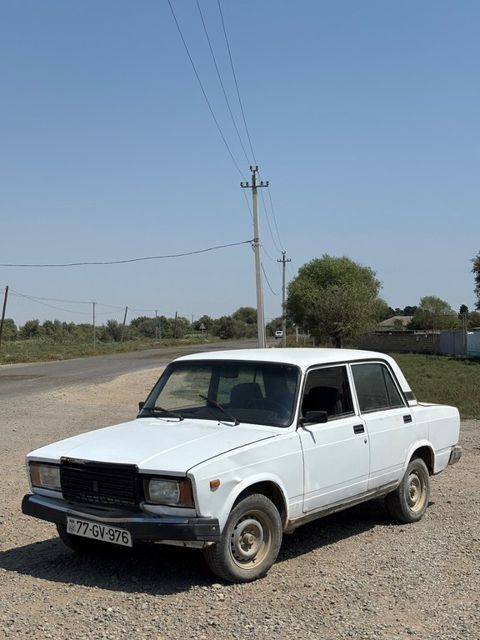 Lada (VAZ) 2107, 1.6 L, 2002 il, 240 000 km — Salyan